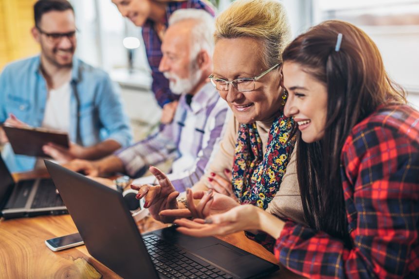seniorzy-internet-shutterstock 