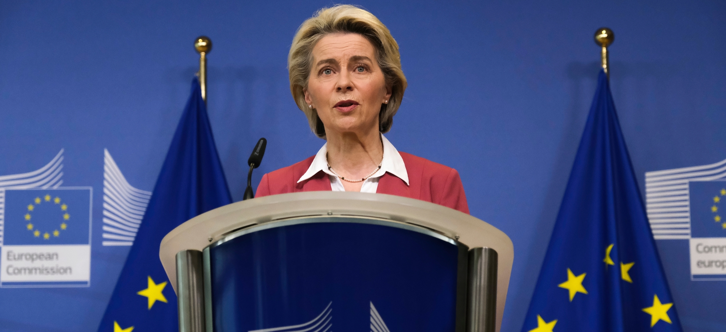 URSULA VON DER LEYEN CEO APPLE