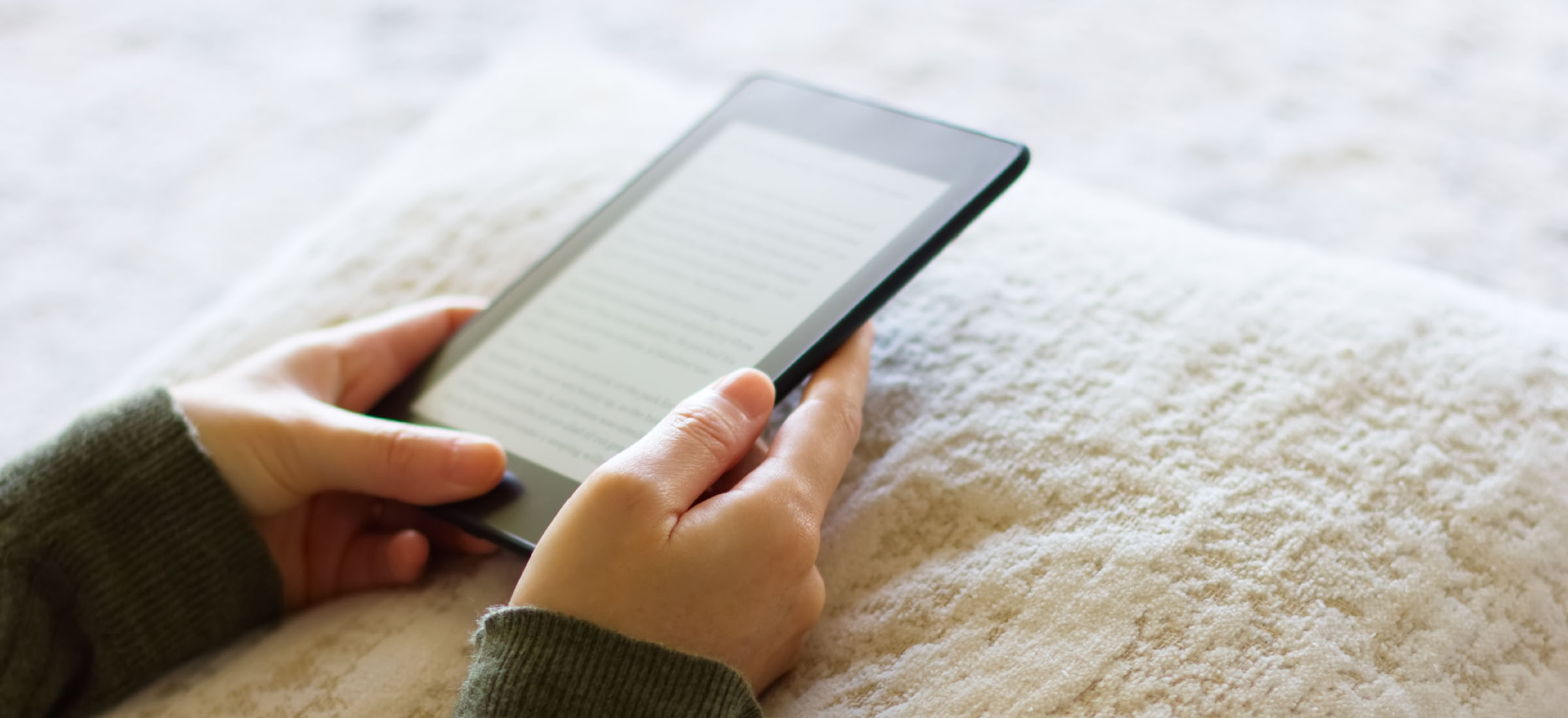Nie tablety, nie laptopy, a... czytniki e-booków. To właśnie je powinniśmy rozdawać uczniom