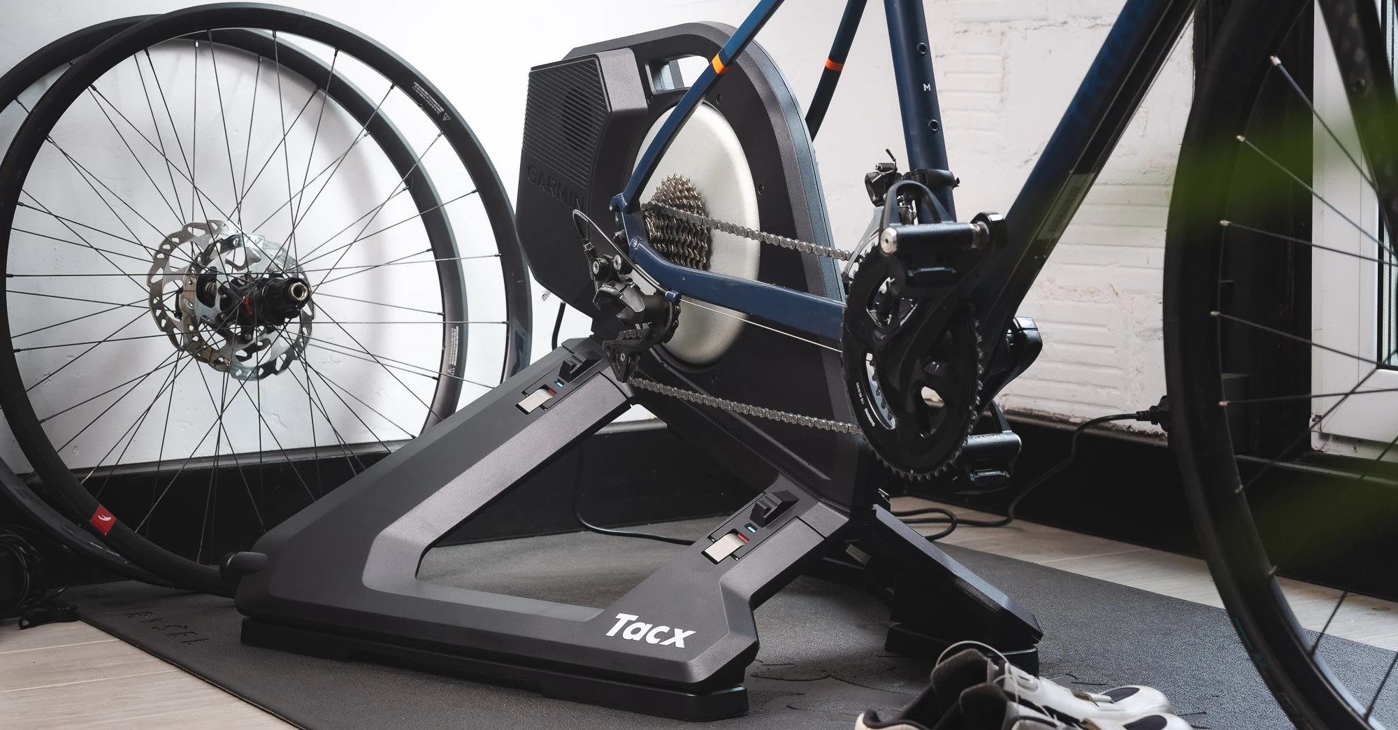 Tacx Neo 3M - recenzja. Najlepszy trenażer w historii Garmina ma jeden problem
