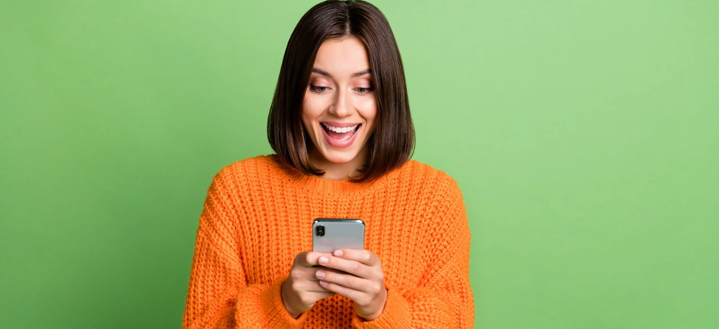 Bierzesz smartfon teraz, raty płacisz za pół roku. Wybieramy najciekawsze smartfony z promocji Plusa