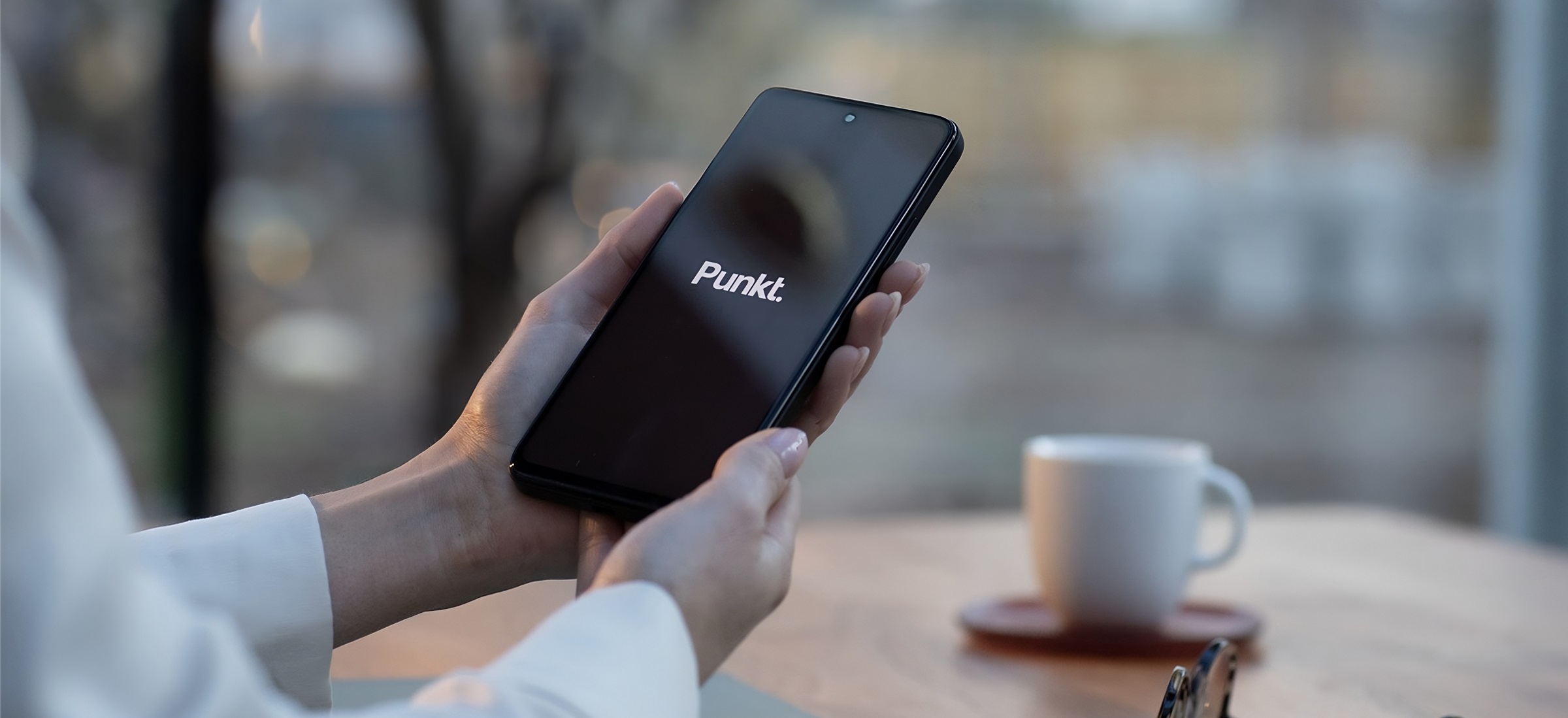 Punkt. MC02 to bezpieczny smartfon. Niewiele potrafi i jest drogi, za to wygląda jakby kosztował 500 zł