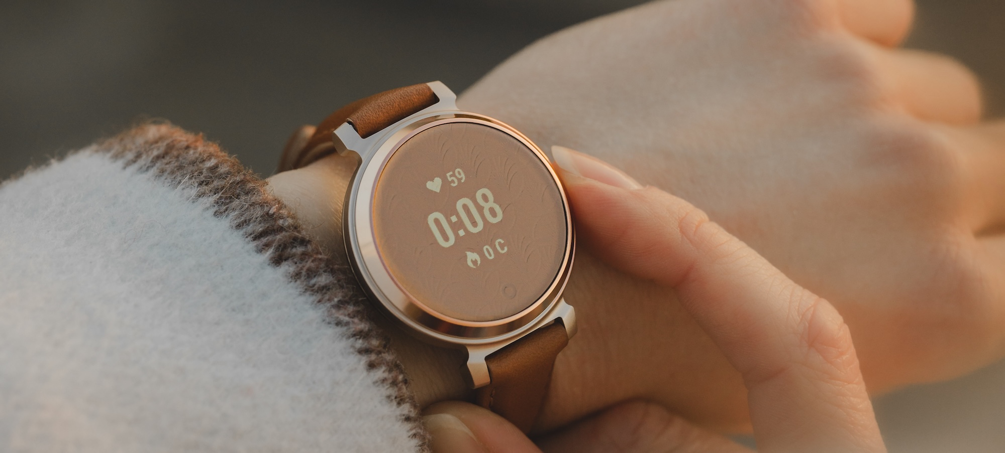 Garmin Lily 2 wygląda jak dodatek do torebki. Jest potworem wydajności