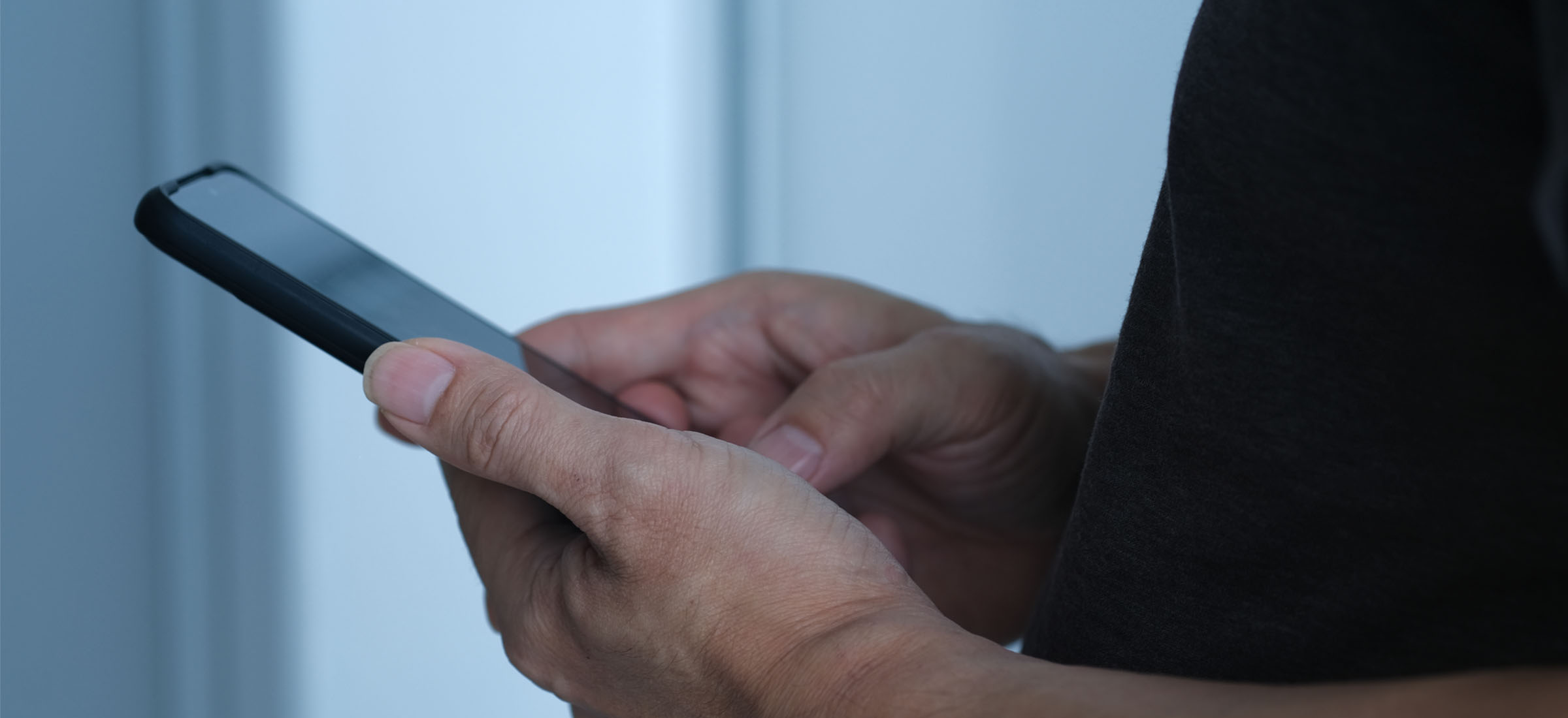 Sprytnie podszywają się pod popularny bank. Obiecują ogromne zwroty za zakupy online