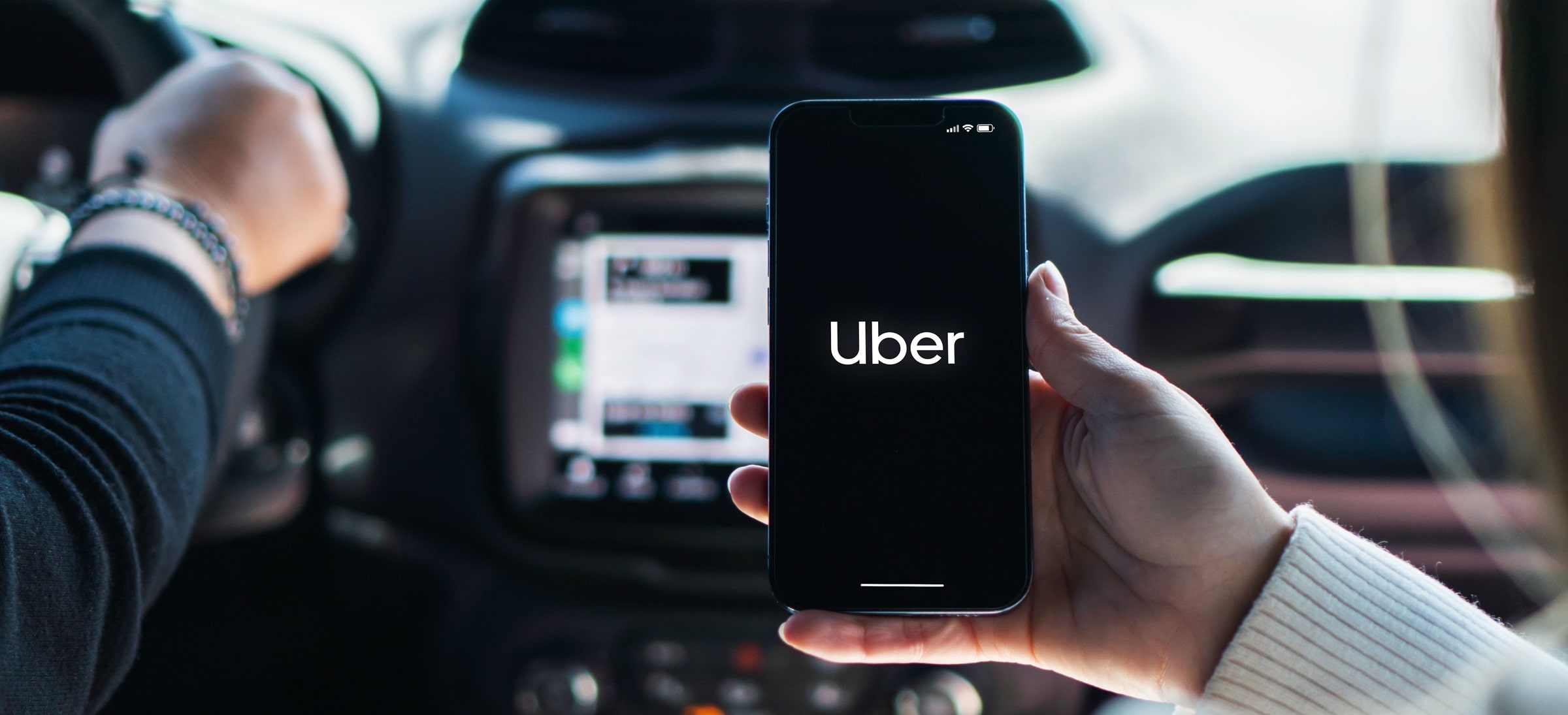 Zamawiasz Ubera, a on odbiera twoją paczkę. Do aplikacji trafia świetna opcja