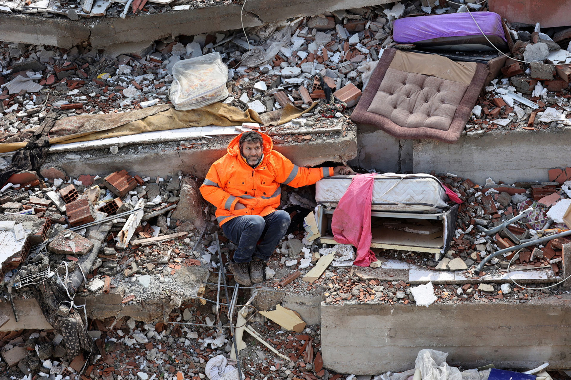 Fot. fot. Adem Altan, Agence France Presse, najlepsze zdjęcie pojedyczne w regionie Europy / World Press Photo 2024. 