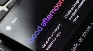 Google pokapował się, że czatbot musi umieć coś więcej, niż gadać. Nauczą go nowych sztuczek