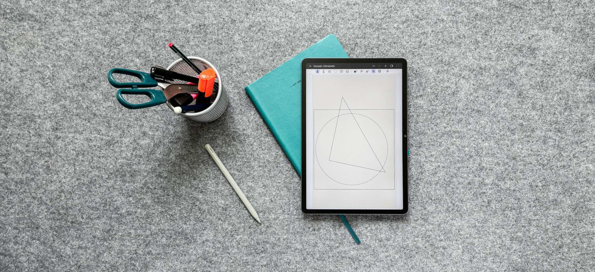 Popisałem się przed kolegami. Zabrałem ten wyjątkowy tablet do szkoły