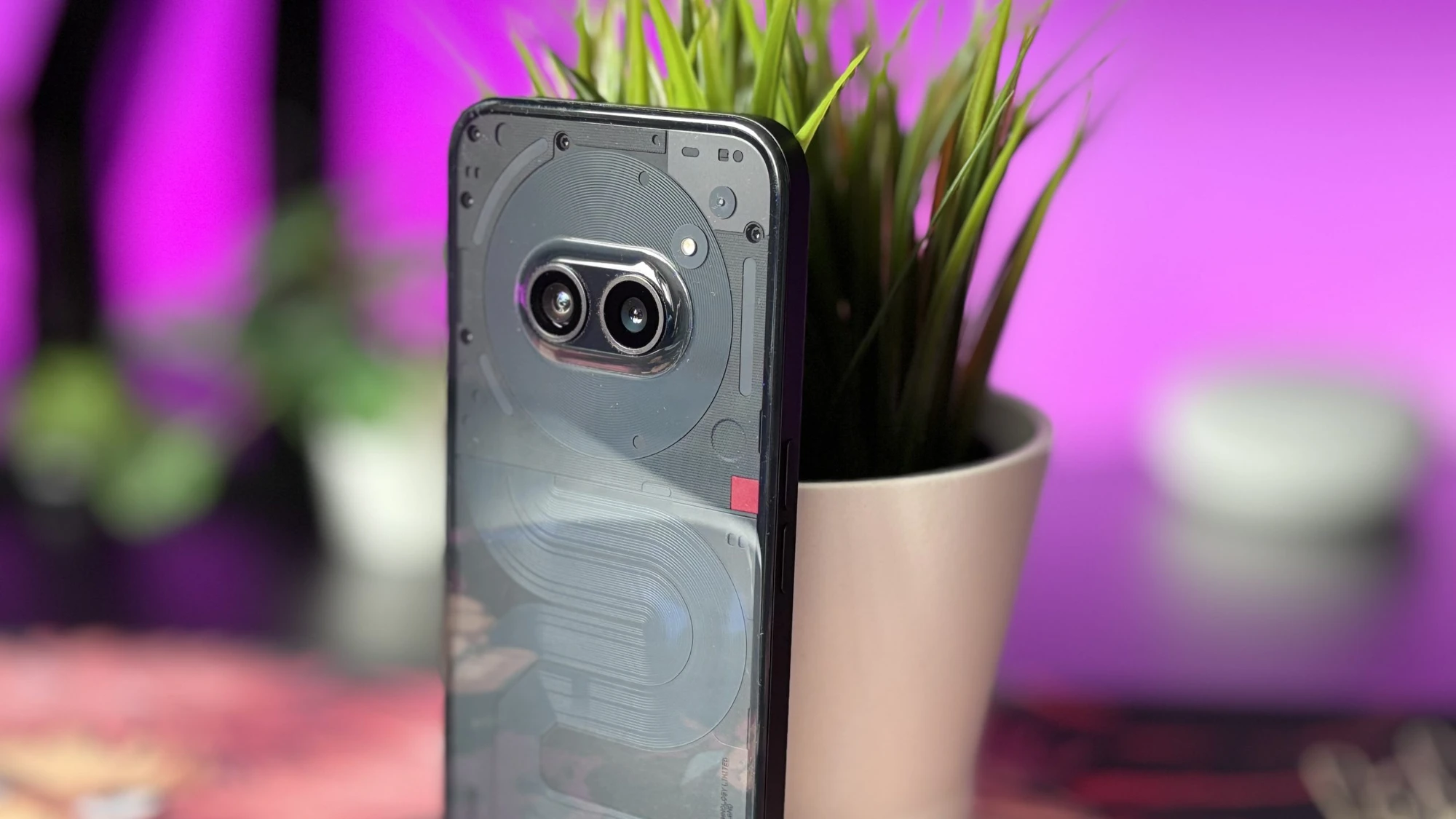 CMF Phone (1) - nowy telefon od Nothing ma podbić rynek. Będzie rewelacyjnie tani