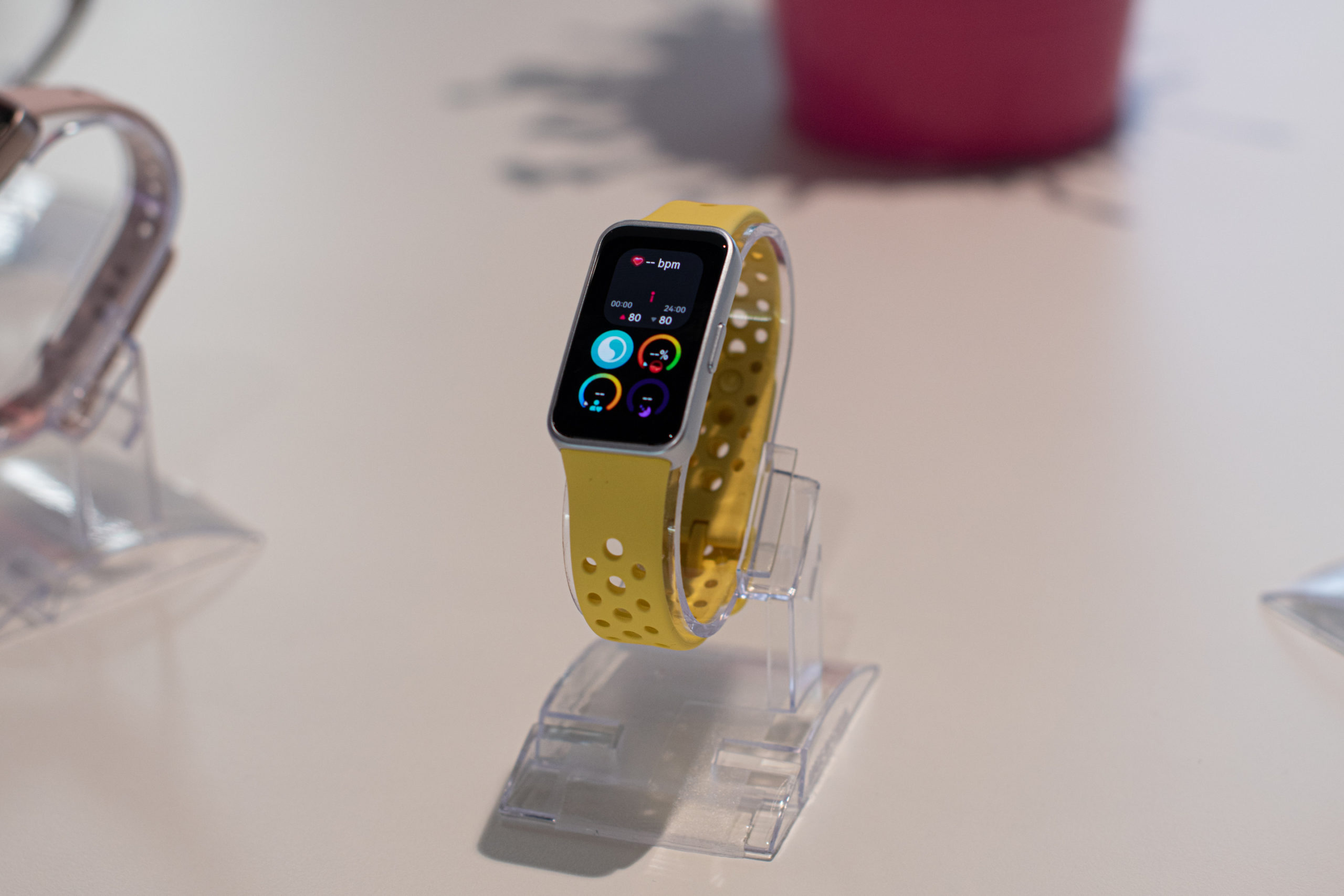 Huawei Band 9 oficjalnie. To tania i dobra opaska sportowa