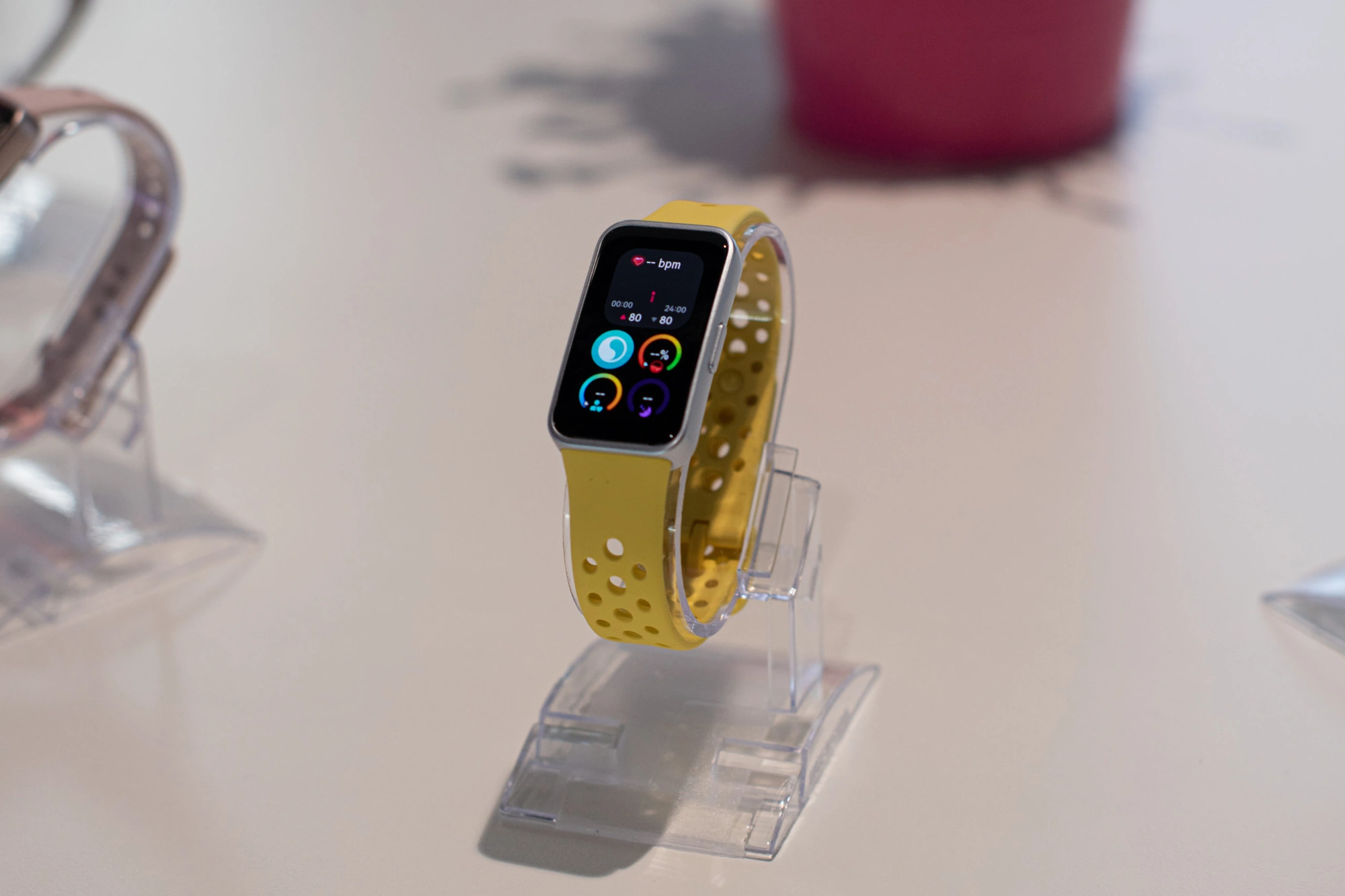 Huawei Band 9 oficjalnie. To tania i dobra opaska sportowa