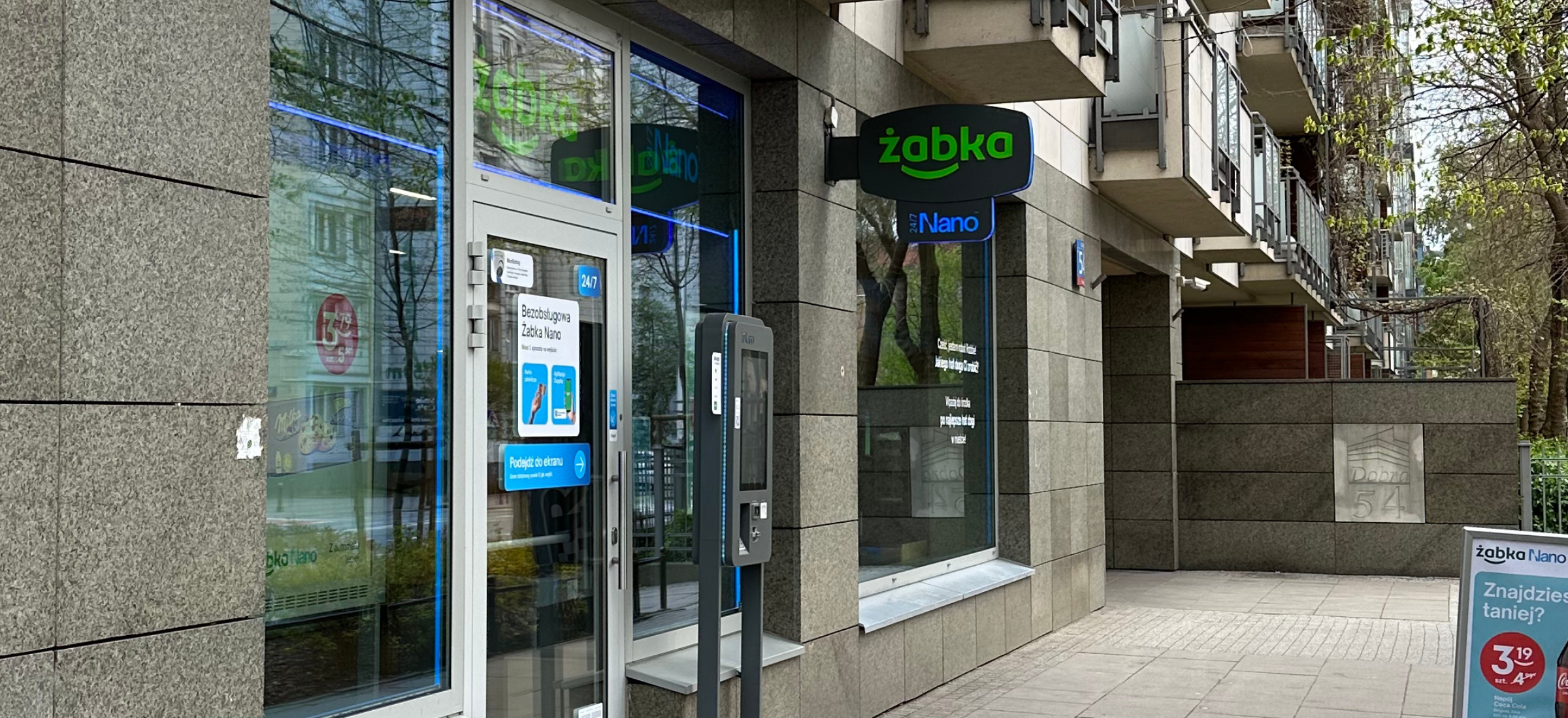 Jak zrobić zakupy w Żabce Nano?