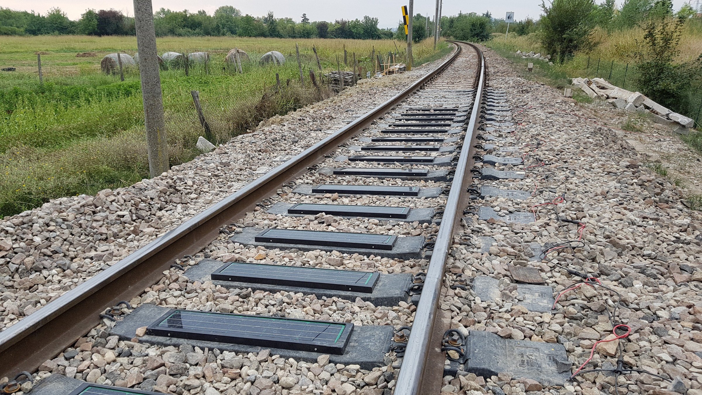 Fotowoltaika na kolei. Tory będą jak elektrownie