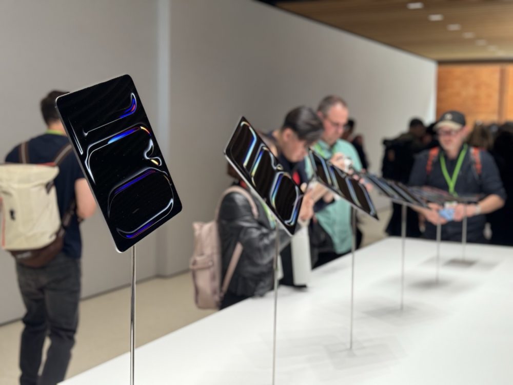 https://ocs-pl.oktawave.com/v1/AUTH_2887234e-384a-4873-8bc5-405211db13a2/spidersweb/2024/05/iPad-Pro-2024-Apple-m4-1-1000x750.jpeg