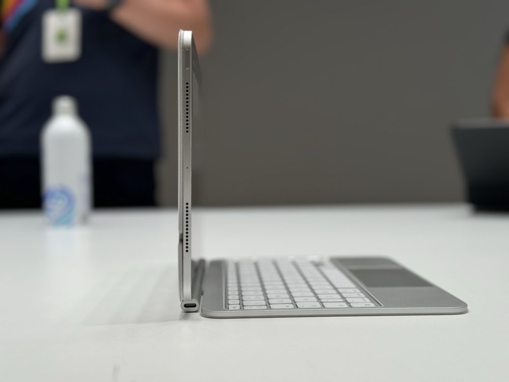 https://ocs-pl.oktawave.com/v1/AUTH_2887234e-384a-4873-8bc5-405211db13a2/spidersweb/2024/05/iPad-Pro-2024-Apple-m4-9-1000x750.jpeg