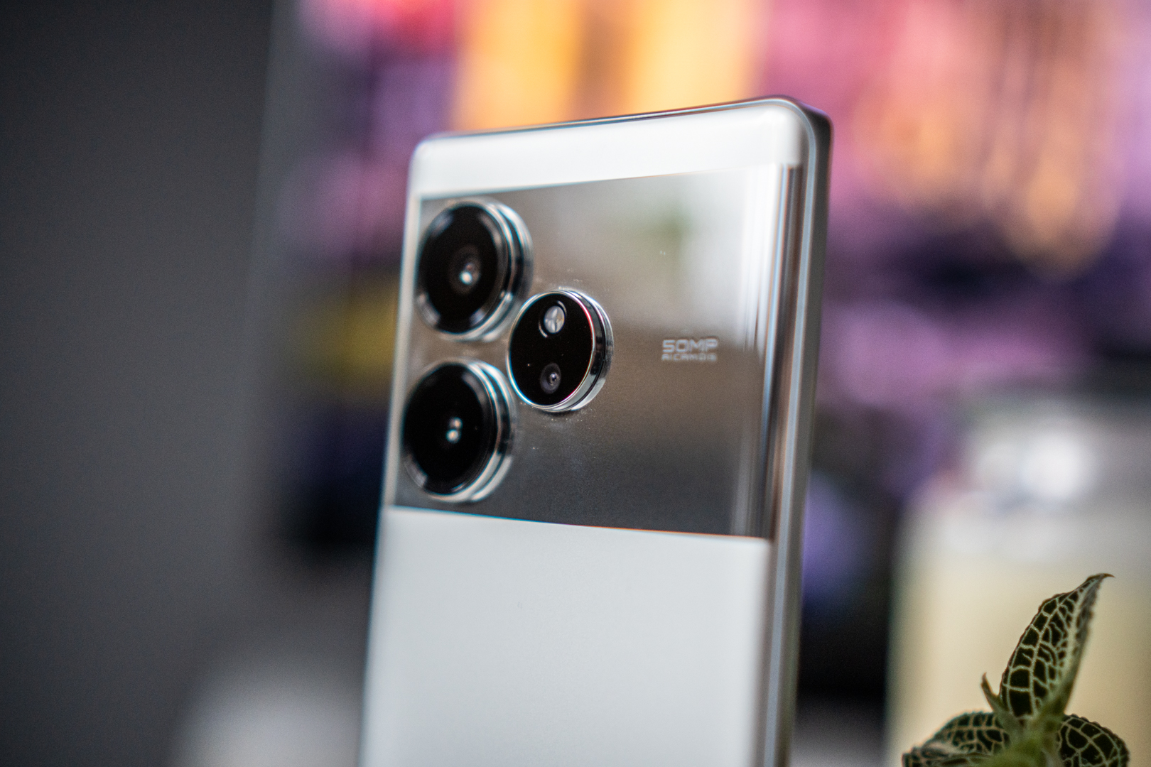 Realme GT 6 kontra iPhone 15 Pro - "zabójca flagowców" zabija zdjęciami? Test