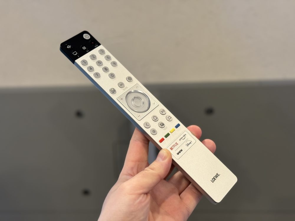 https://ocs-pl.oktawave.com/v1/AUTH_2887234e-384a-4873-8bc5-405211db13a2/spidersweb/2024/06/loewe-stellat-betonowy-telewizor-7-1000x750.jpeg