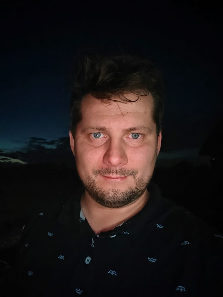 https://ocs-pl.oktawave.com/v1/AUTH_2887234e-384a-4873-8bc5-405211db13a2/spidersweb/2024/06/realme-gt-6-test-aparat-11-751x1000.jpg