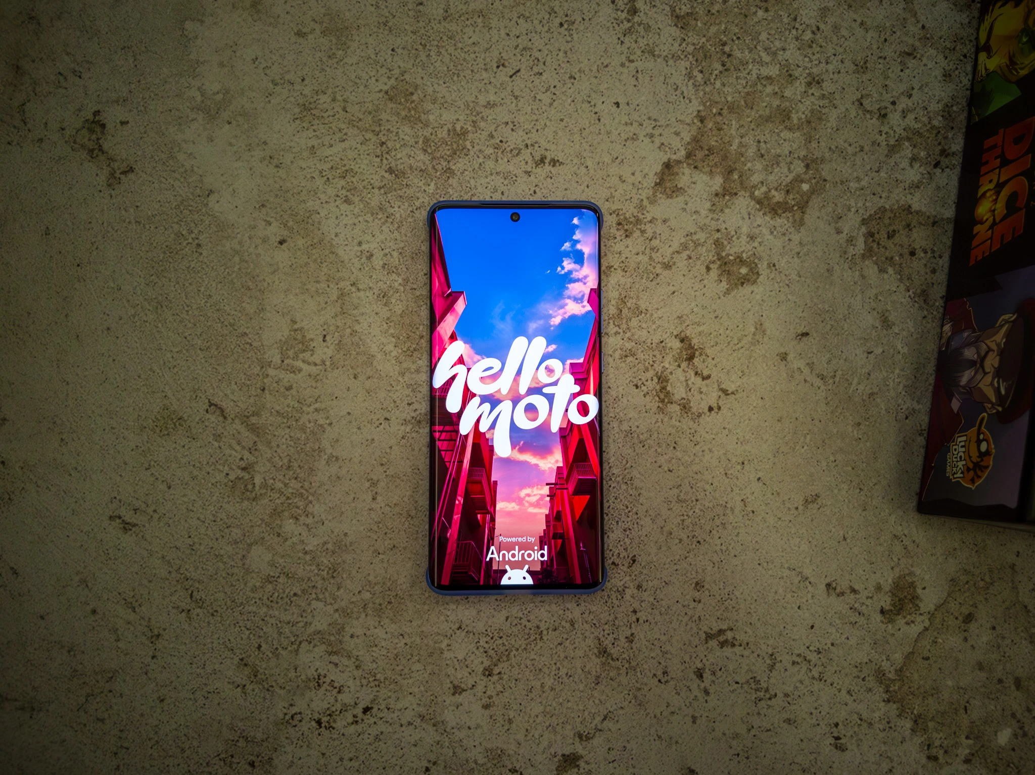 Test Motorola Edge 50 Pro. Uczucia bardziej zmieszane, niż jakby wpadły do betoniarki
