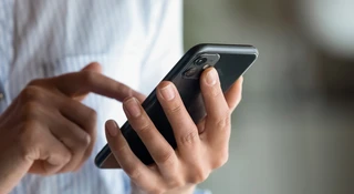 Klienci popularnego banku na celowniku. Płynie fala fałszywych SMS-ów