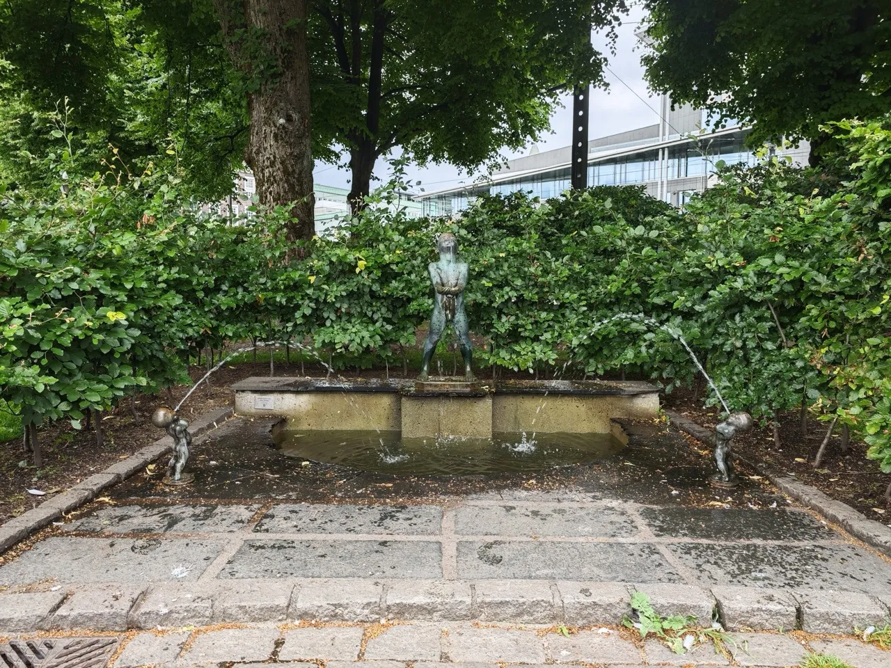 Xiaomi 14 Ultra (23 mm, f/2.0)