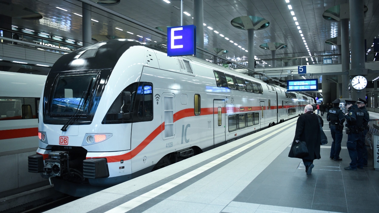 Jechałem słynnym niemieckim pociągiem piętrowym. Fajnie, ale… Polska nie ma się czego wstydzić