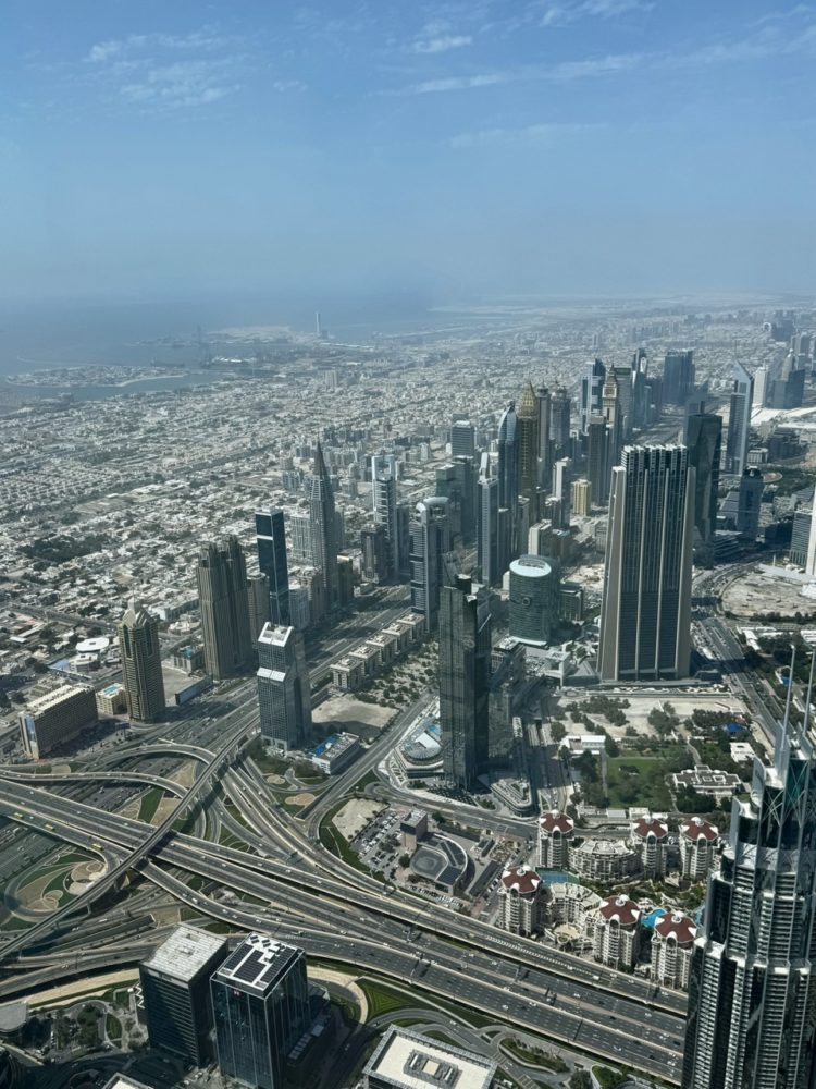 https://ocs-pl.oktawave.com/v1/AUTH_2887234e-384a-4873-8bc5-405211db13a2/spidersweb/2024/08/dubaj-burj-khalifa-7-750x1000.jpeg