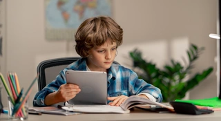 Tablet dla ucznia - który model wybrać? Ranking ofert na 2025 rok
