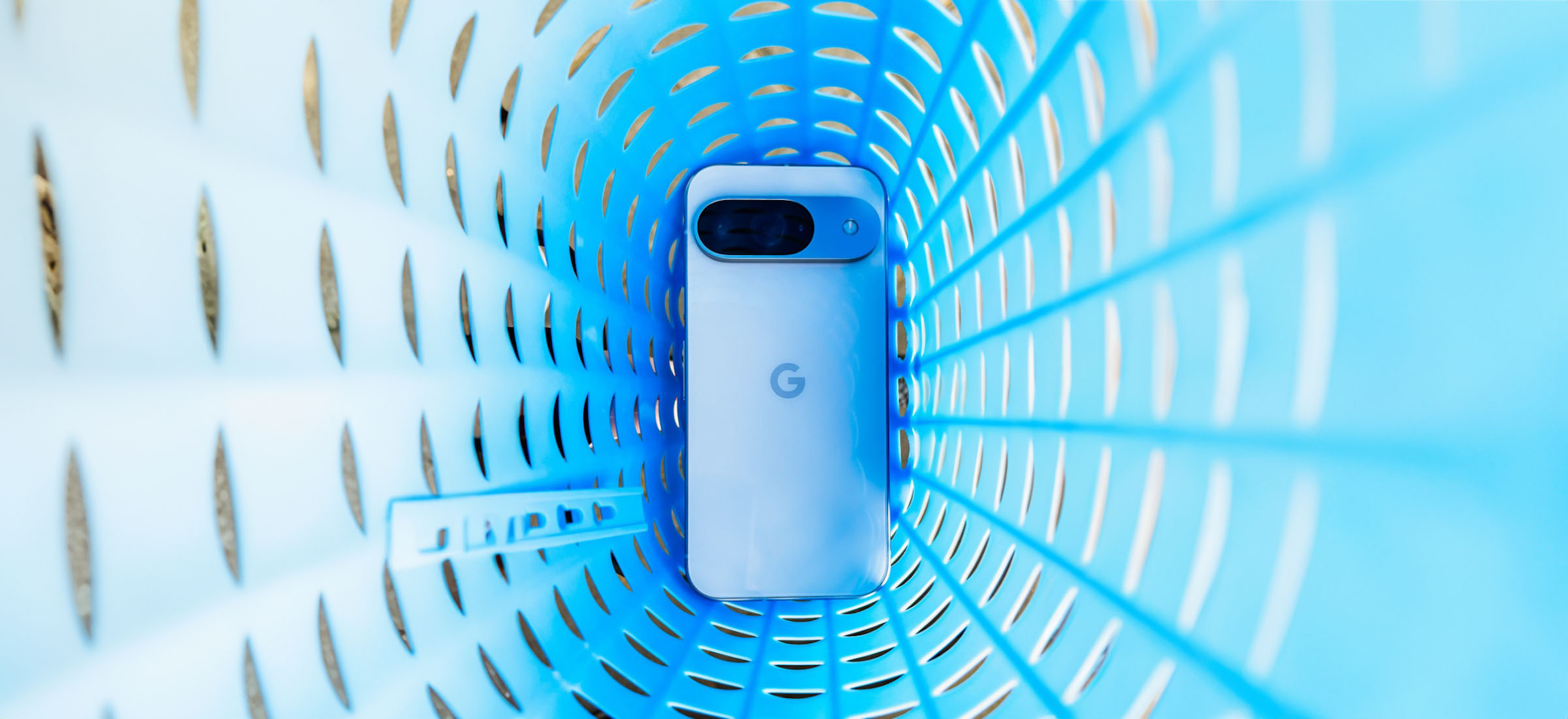 Google Pixel 9 - pierwsze wrażenia. Taki jest najtańszy z nowych smartfonów Google'a