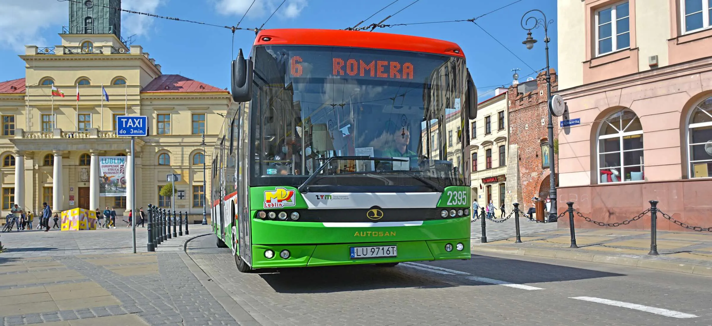 Poszedłem na przystanek komunikacji miejskiej, odjechałem Uberem. Tak się żyje w polskim mieście