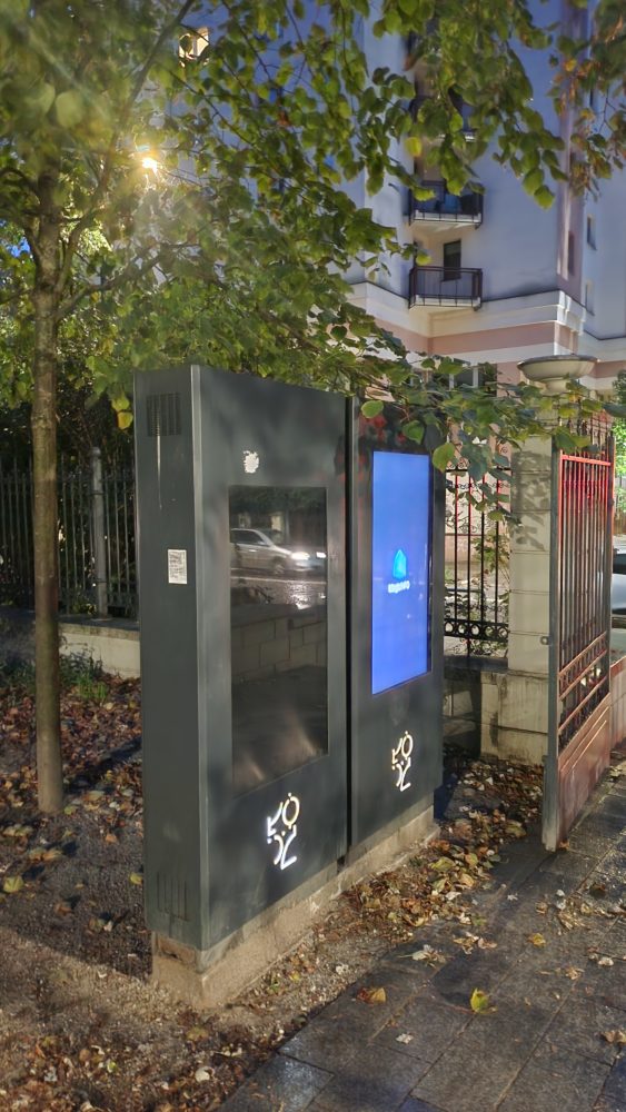 https://ocs-pl.oktawave.com/v1/AUTH_2887234e-384a-4873-8bc5-405211db13a2/spidersweb/2024/09/20240924_190014-563x1000.jpg
