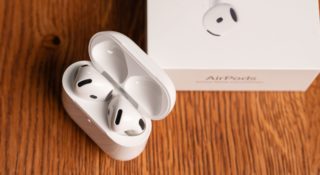 Czy warto połasić się na darmowe słuchawki Apple AirPods4?