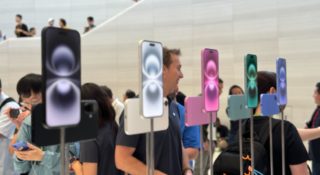 Nowego iPhone'a naładujesz szybciej. Musisz tylko wydać 400 zł 
