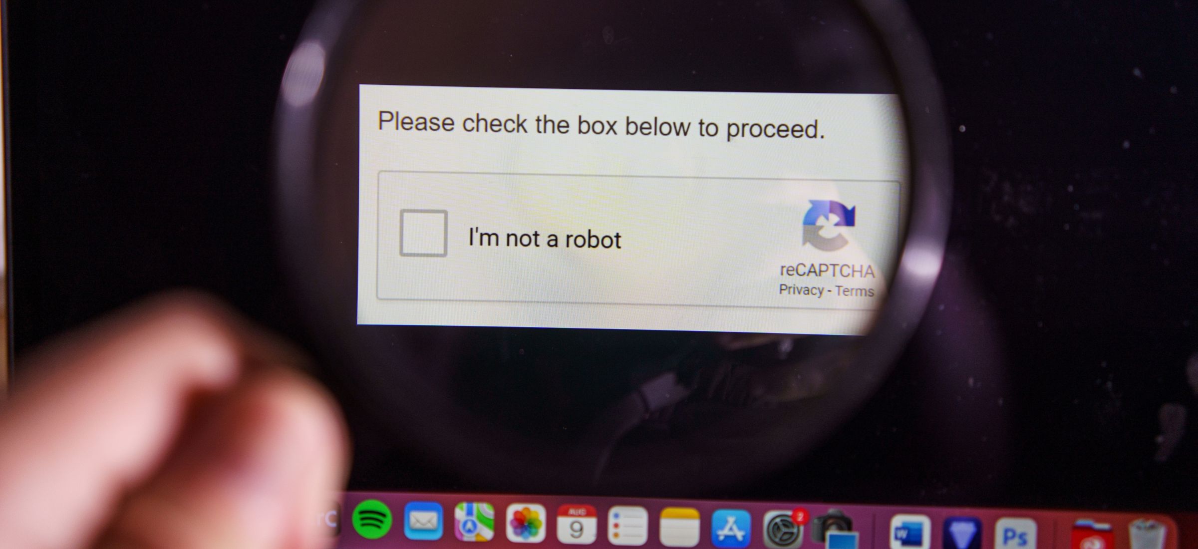 Google nie potrafi już odróżnić ludzi od botów. Test "Udowodnij, że nie jesteś robotem" nie działa.