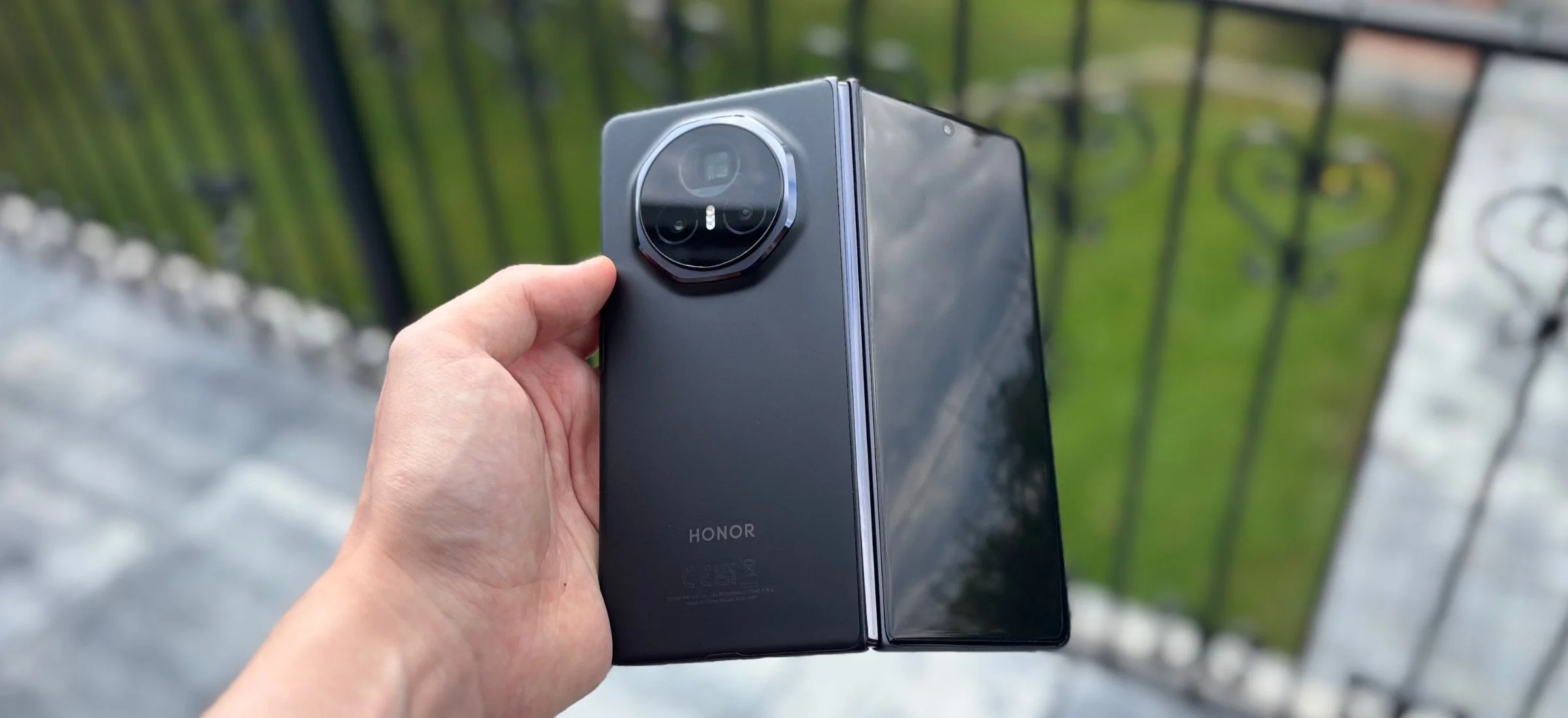 Najcieńszy składany smartfon jest już w Polsce. Na start świetna oferta