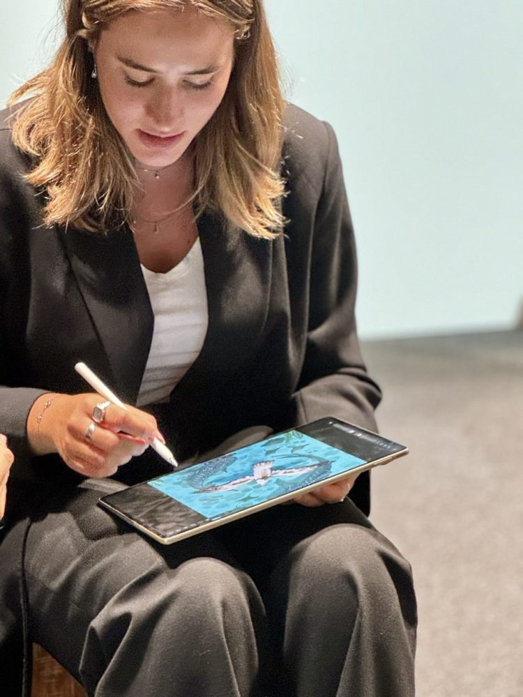 https://ocs-pl.oktawave.com/v1/AUTH_2887234e-384a-4873-8bc5-405211db13a2/spidersweb/2024/09/huawei-barcelona-premiera-15-750x1000.jpeg