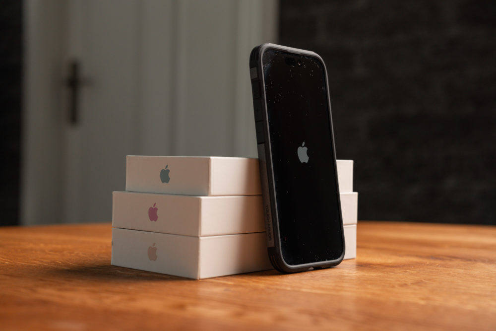 https://ocs-pl.oktawave.com/v1/AUTH_2887234e-384a-4873-8bc5-405211db13a2/spidersweb/2024/09/iphone-16-plus-etui-spigen-though-armor-case-4-1000x667.jpg