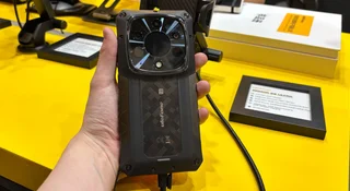 Ulefone Armor 28 Ultra to smartfon z funkcją młotka. Przybijesz nim gwoździe i się nie zatnie