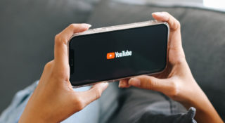 YouTube YouTube obiecuje chronić twórców przed plagiatami AI. Czy to w ogóle możliwe? chronił twórców przed plagiatami AI. Zobaczymy czy skutecznie
