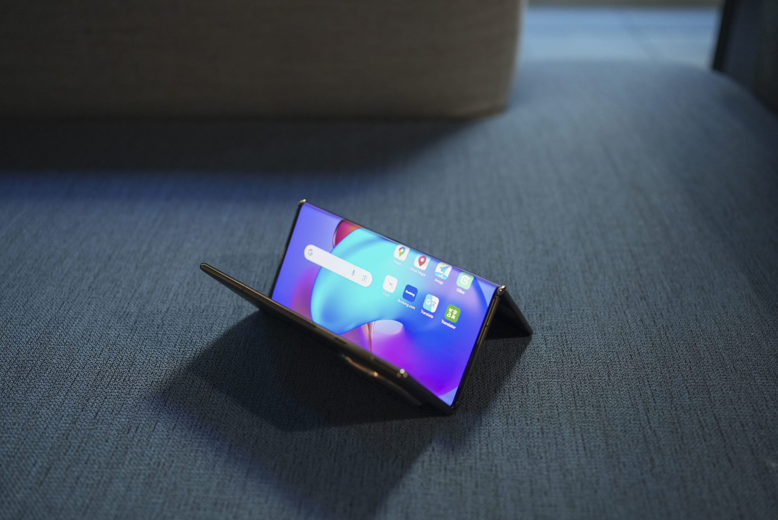 https://ocs-pl.oktawave.com/v1/AUTH_2887234e-384a-4873-8bc5-405211db13a2/spidersweb/2024/10/08-HUAWEI-Mate-XT-Ultimate-Design-scaled.jpg