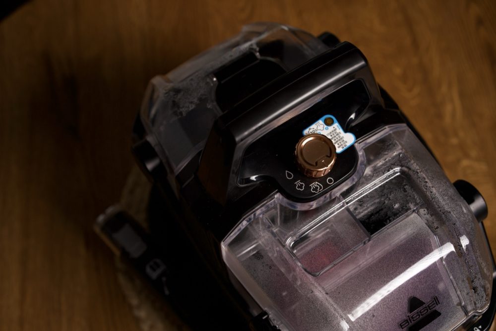 https://ocs-pl.oktawave.com/v1/AUTH_2887234e-384a-4873-8bc5-405211db13a2/spidersweb/2024/10/Bissell-SpotClean-HydroSteam-Pro-3-1000x667.jpeg