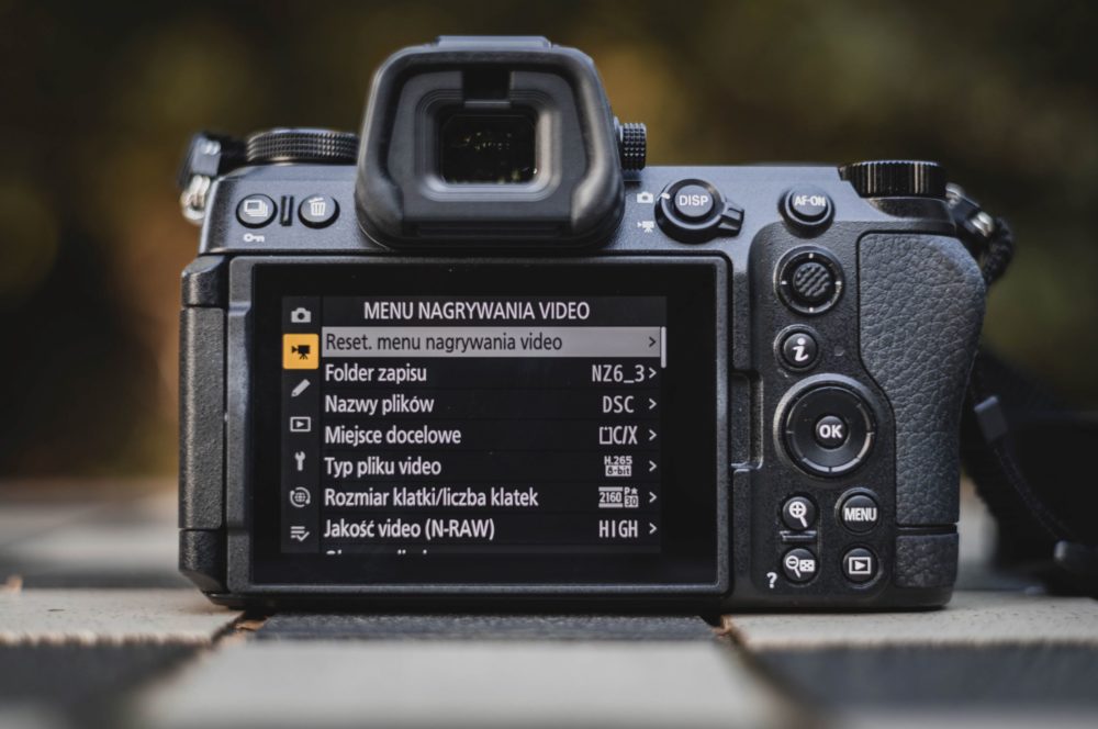 https://ocs-pl.oktawave.com/v1/AUTH_2887234e-384a-4873-8bc5-405211db13a2/spidersweb/2024/10/Nikon-Z6-III-1-1000x664.jpg
