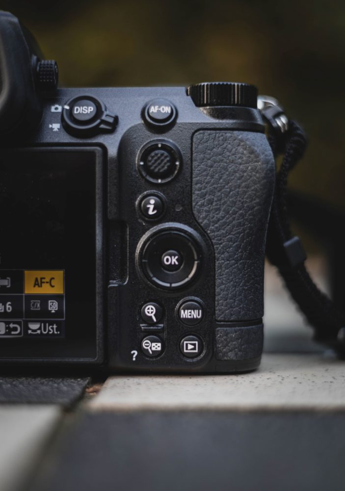 https://ocs-pl.oktawave.com/v1/AUTH_2887234e-384a-4873-8bc5-405211db13a2/spidersweb/2024/10/Nikon-Z6-III-42-703x1000.jpg