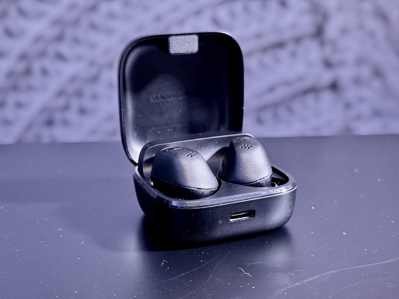 Sennheiser-Accentum-True-Wireless-1