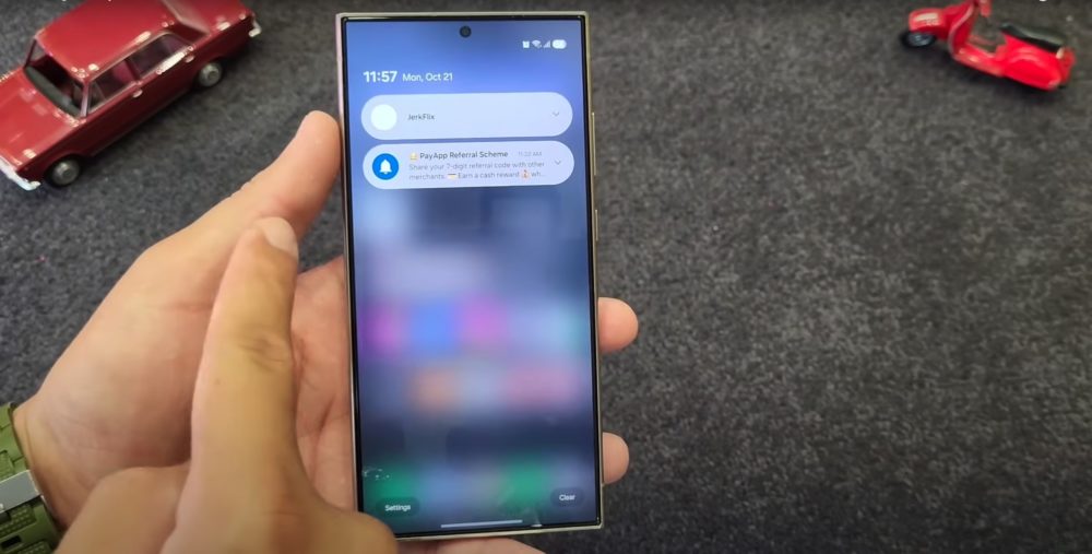 (źródło: Mobile Wala Bhai | YouTube)