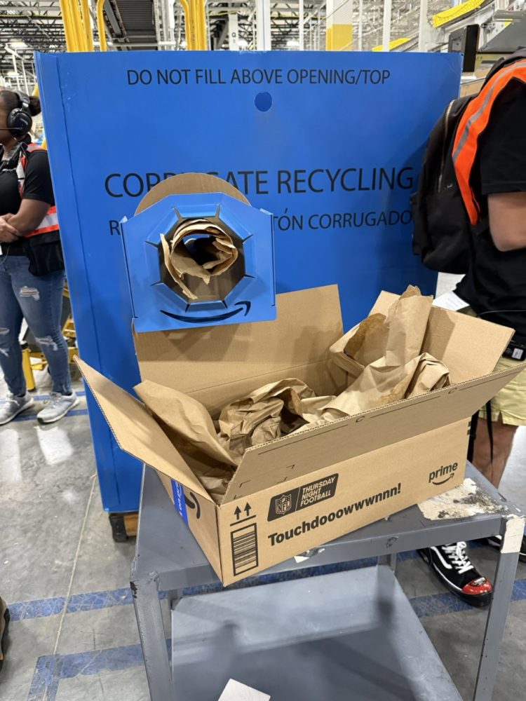 Amazon sam opracowuje używane do pakowania produktów materiały i chce odejść od plastiku całkowicie