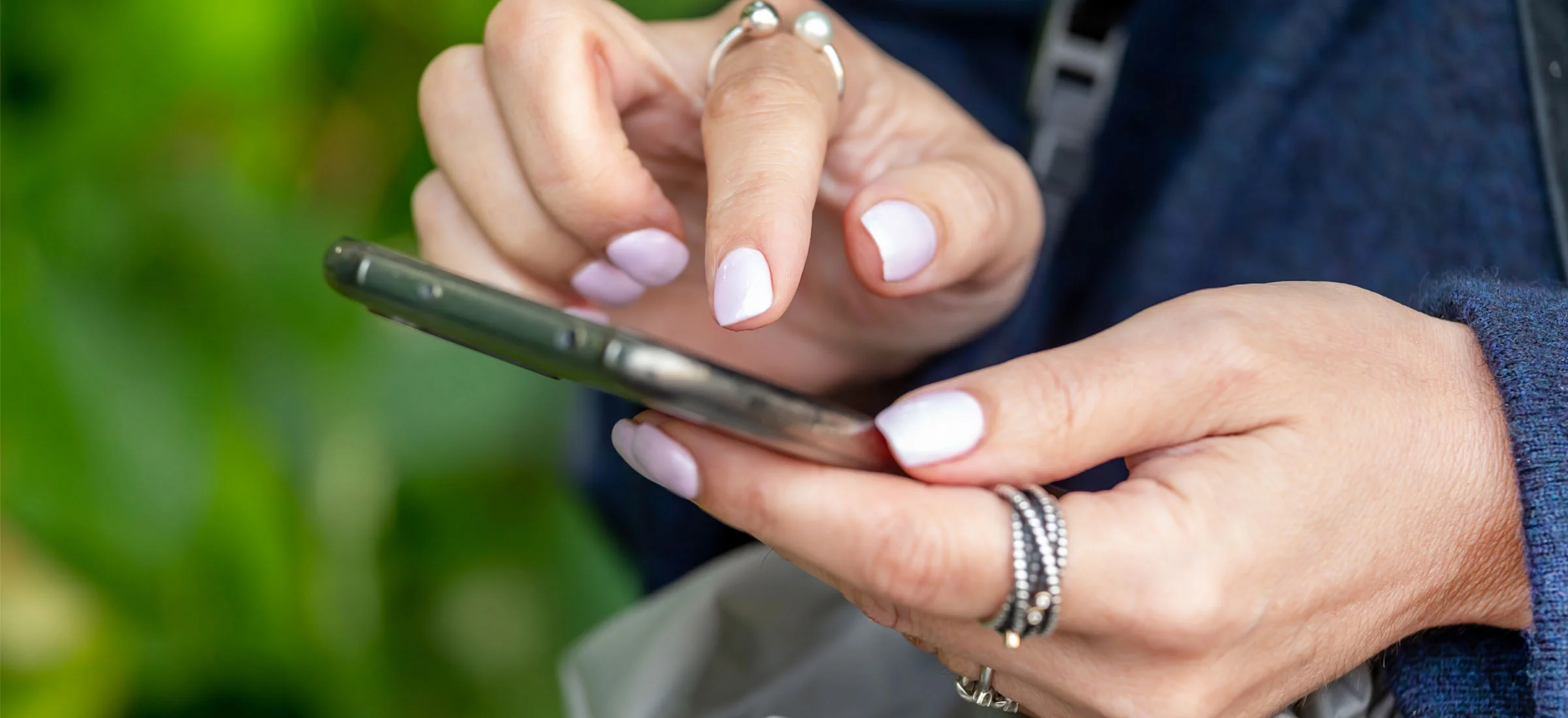 Wyłączaj i włączaj telefon przynajmniej raz w tygodniu. Tak radzi amerykański rząd