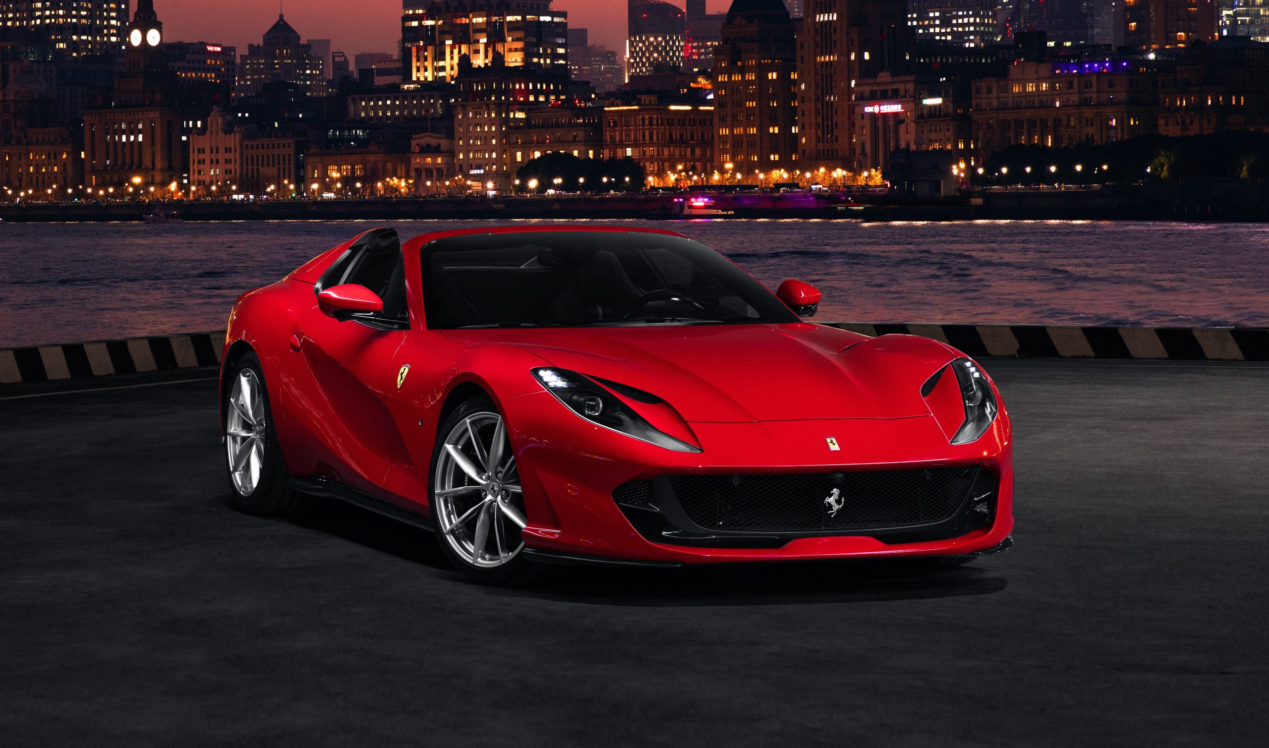 Zgubił AirPodsy, ale za to znalazł Ferrari 812 GTS. Szczęście w nieszczęściu