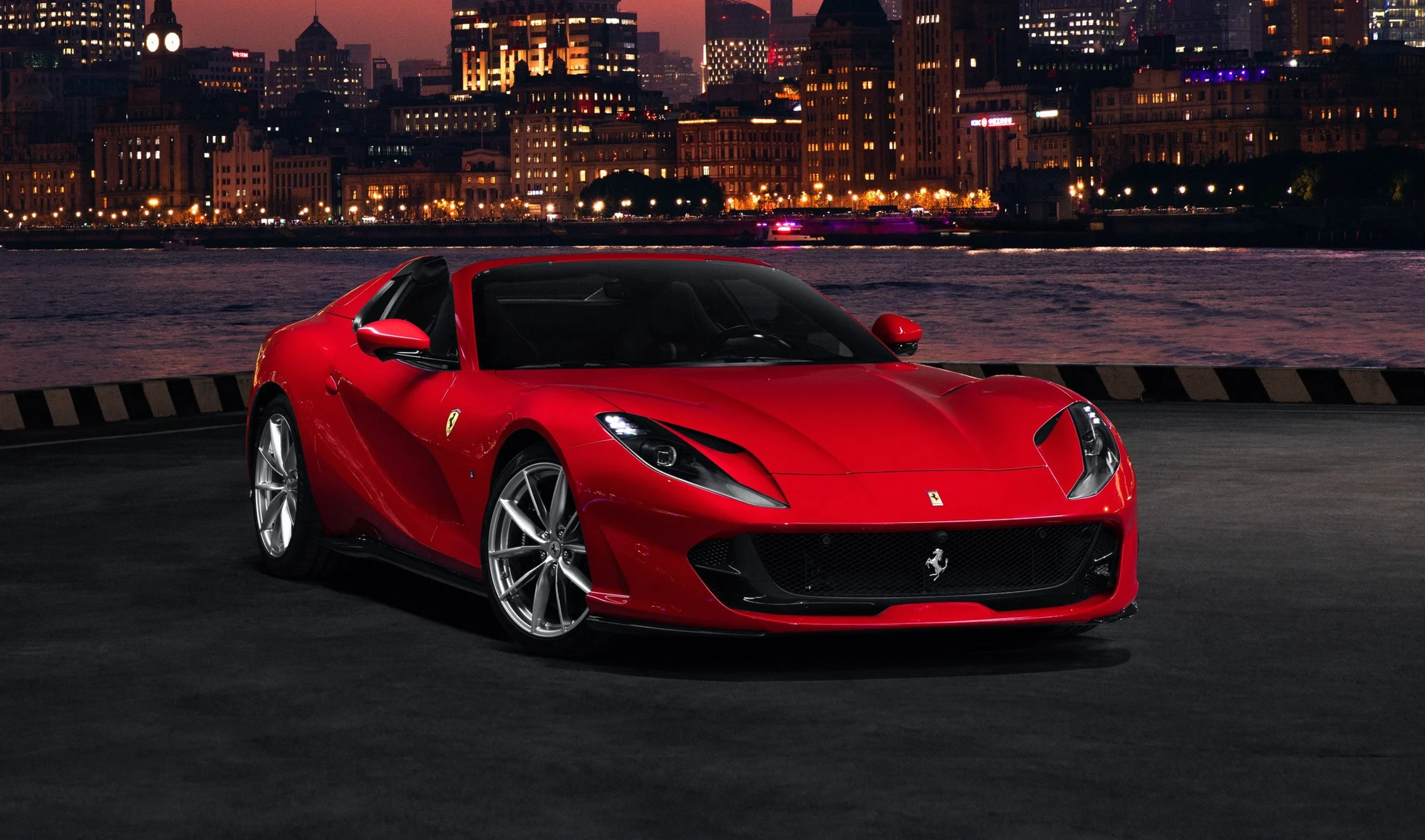 Zgubił AirPodsy, ale za to znalazł Ferrari 812 GTS. Szczęście w nieszczęściu