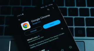 Strona czyta się sama, a ty robisz coś innego. Do Google Chrome wlatuje świetna zmiana